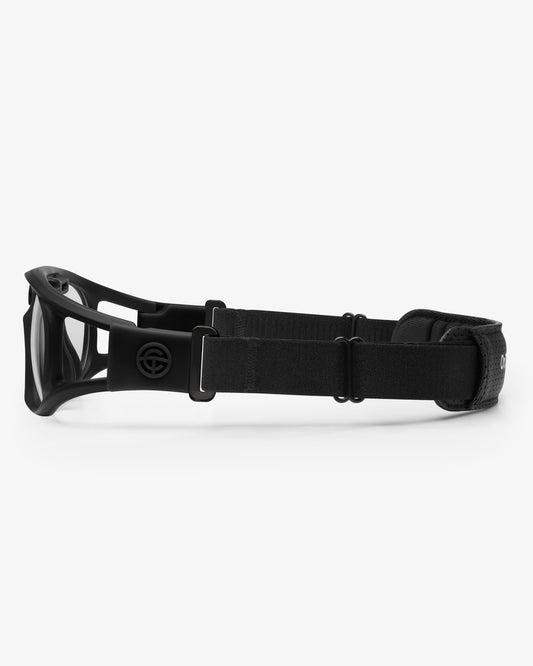 onthecourt_model_001_black_side